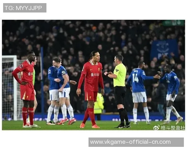 世界杯激战巴萨与利物浦1比1平绝杀瞬间引发争议判罚全场沸腾 世界杯激战巴萨与利物浦1比1平绝杀瞬间引发争议判罚全场沸腾